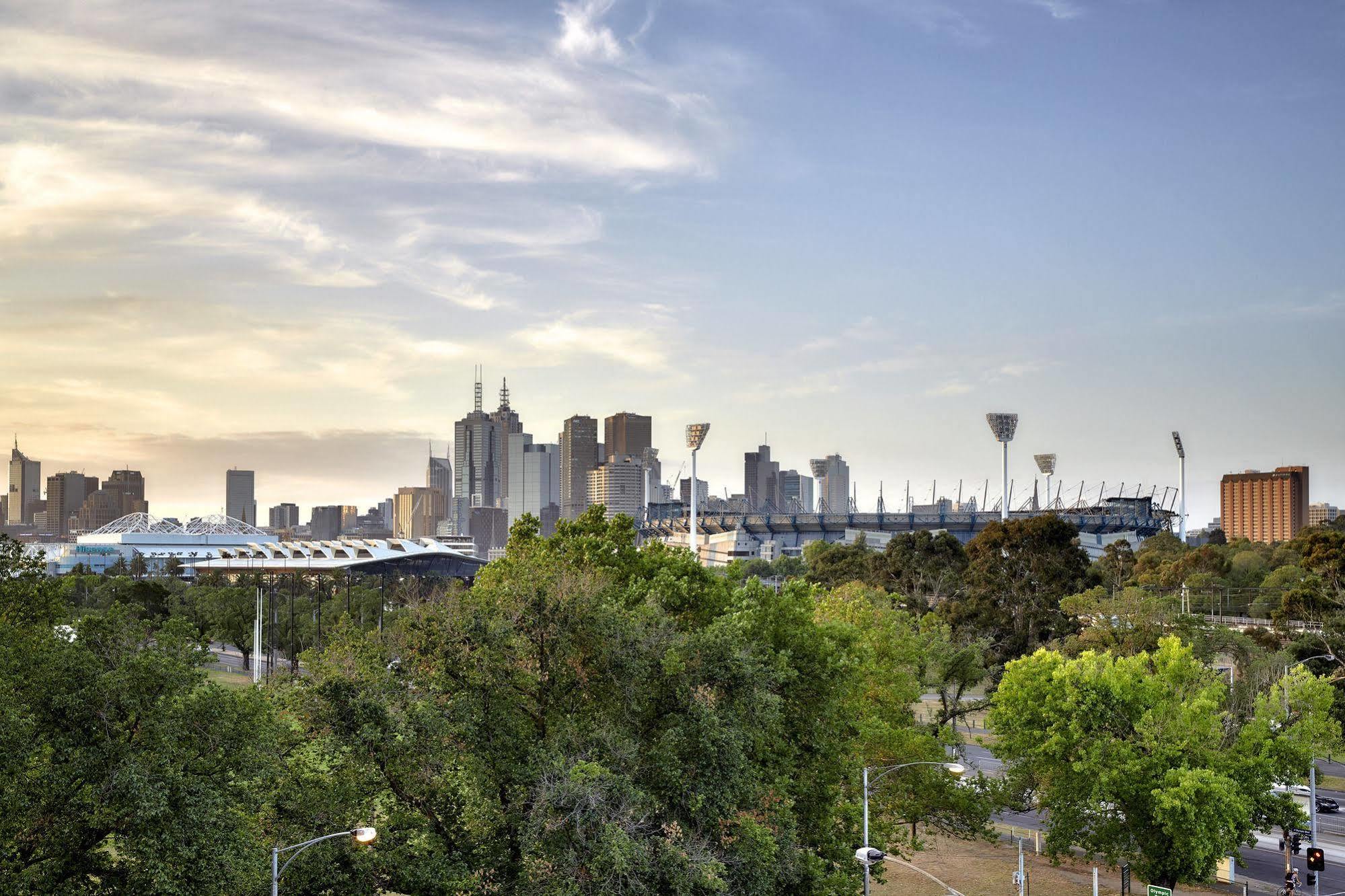 381克雷蒙公寓式酒店 墨尔本 外观 照片 Melbourne skyline from the west